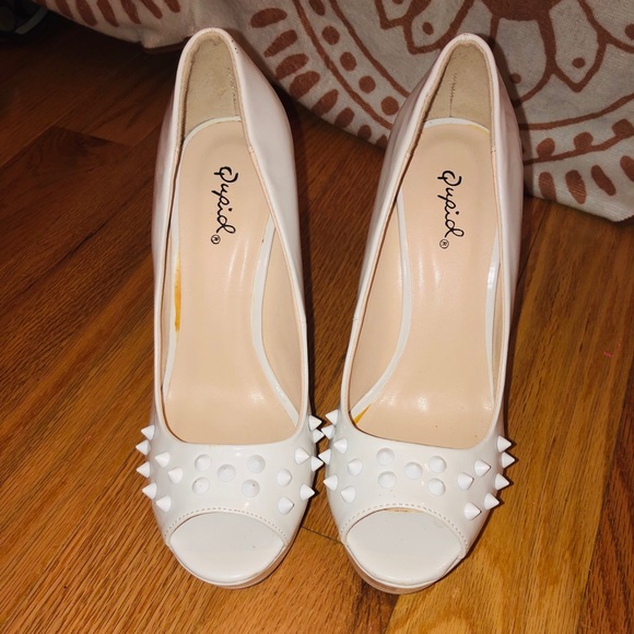 Quipid Peep Toe Spiked Heel - Picture 5 of 5